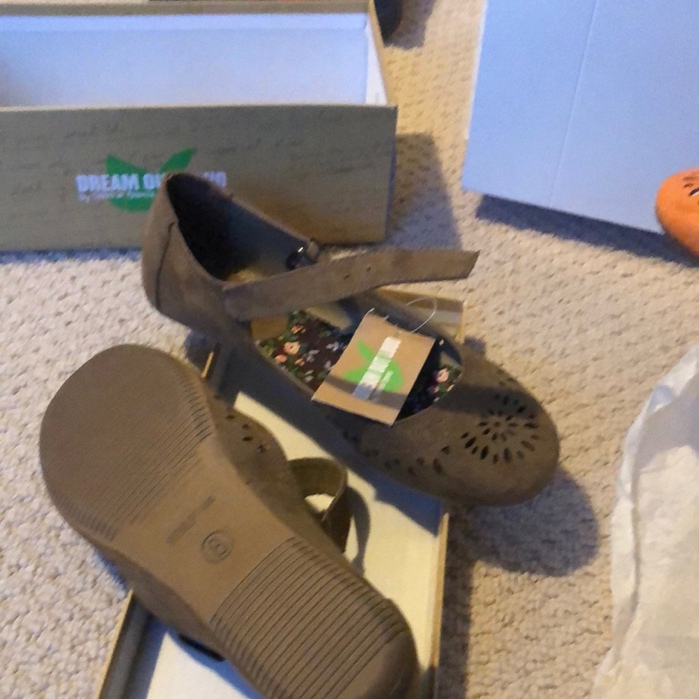 Cute, comfortable Mary Janes, NIB